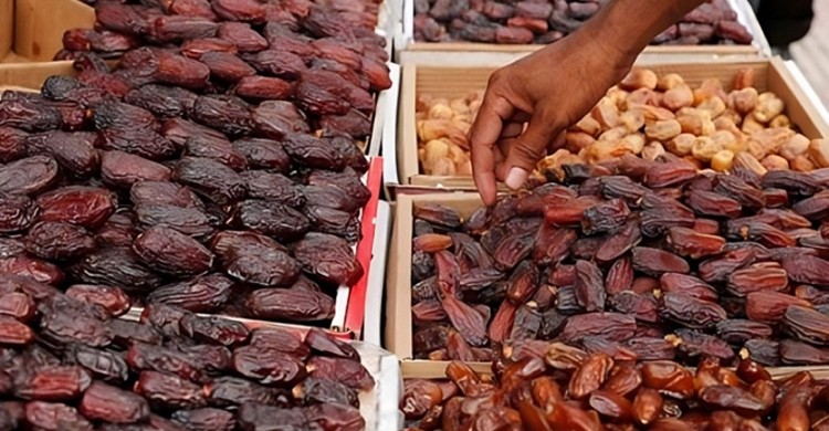 খেজুর আমদানিতে ৪০ শতাংশ শুল্ক কমাল সরকার