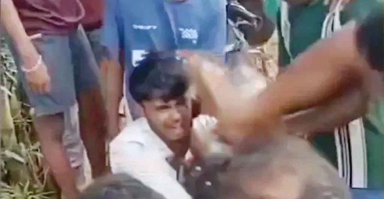 ভারতীয় যুবককে বাংলাদেশি আখ্যা দিয়ে ওড়িশায় বেধড়ক পিটুনি