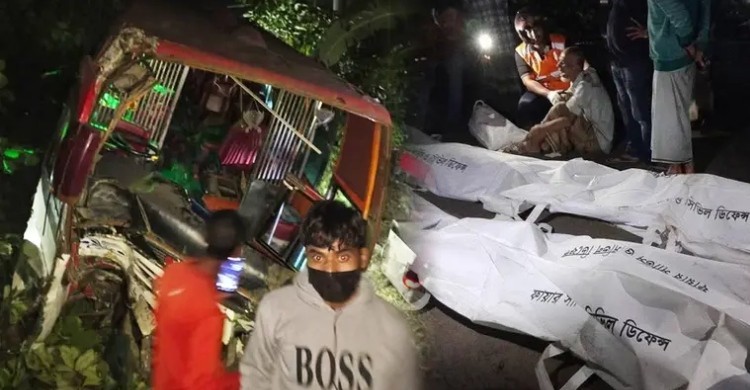 সীতাকুণ্ডে বাস নিয়ন্ত্রণ হারিয়ে কাভার্ড ভ্যানে ধাক্কা, নিহত ৫