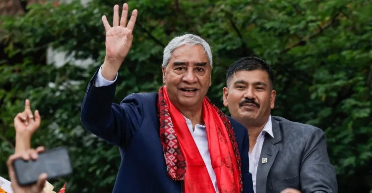 নিজ দলেই তোপের মুখে দেশে ফেরা নেপালের সাবেক প্রধানমন্ত্রী বাহাদুর