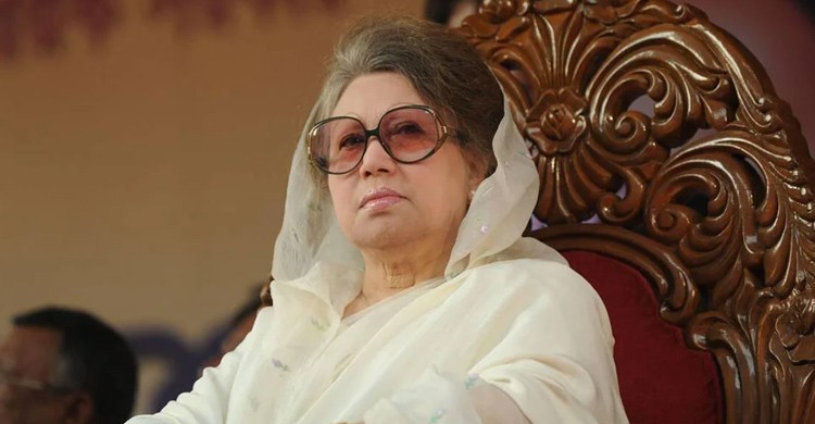 খালেদা জিয়ার জন্মবার্ষিকী উপলক্ষে বায়তুল মোকাররমে দোয়া-মোনাজাত