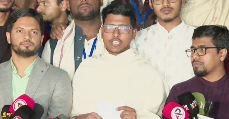হাদি-বিশ্বজিত-খালেদা জিয়া ও জুলাই শহীদদের বিজয় উৎসর্গ করলেন জকসু ভিপি