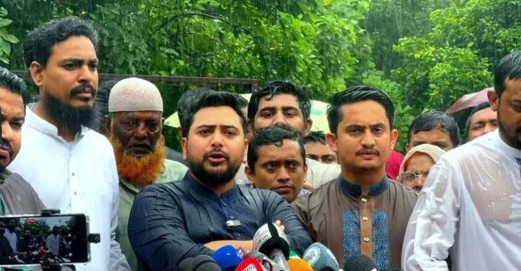 ৫ আগস্টের মধ্যে জুলাই স্মৃতি জাদুঘর খুলতে হবে, না হলে জনগণই খুলে দেবে: নাহিদ