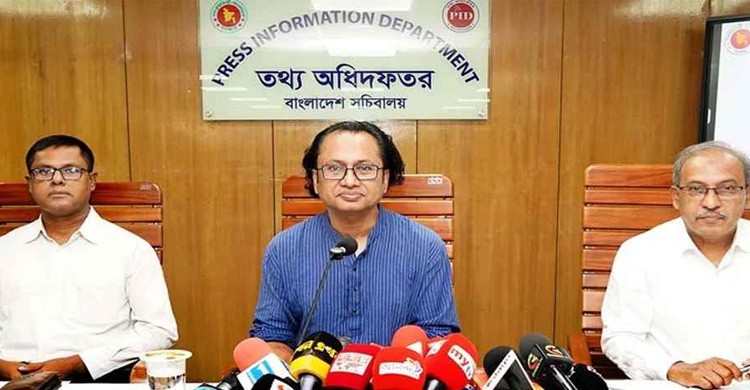 সরকার ডিপফেক ও সাইবার বুলিংয়ের বিরুদ্ধে কঠোর অবস্থান নিয়েছে: তথ্য উপদেষ্টা