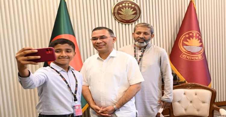 মাইলস্টোন ট্র্যাজেডিতে বোন হারানো তাহসিনের পাশে প্রধানমন্ত্রী