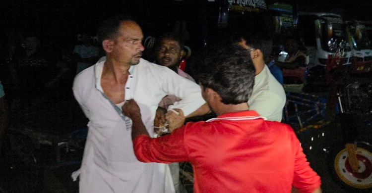 অর্ধকোটি টাকা লুট, বিএনপি নেতাকে পিটুনি দিয়ে থানায় সোপর্দ