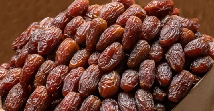 ঢাকা থেকে কুমিল্লা আসতেই উধাও ২০ কার্টন খেজুর