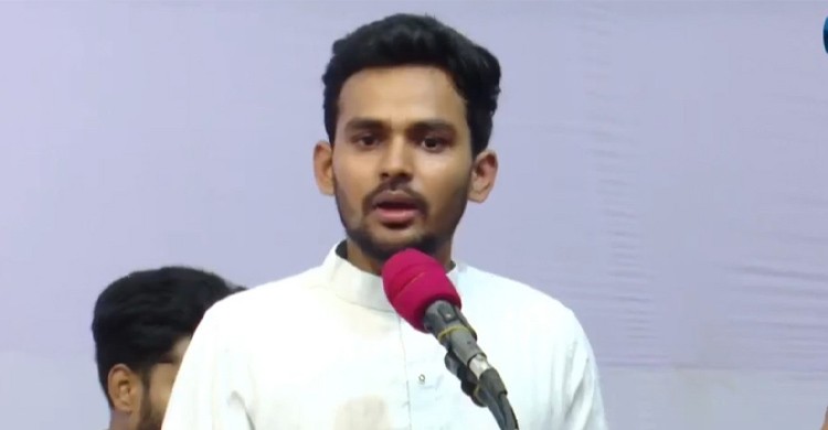 বিএনপি ভায়োলেন্স বেছে নিলে এনসিপিও একই পথে হাঁটবে: আসিফ মাহমুদ