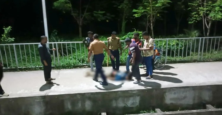 রাবি শিক্ষার্থী মারধরের ঘটনায় রেলের ৪ কর্মী সাময়িক বরখাস্ত