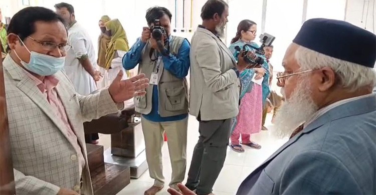 নিঃশর্ত ক্ষমা চেয়ে শোকজের জবাব দিলেন সেই চিকিৎসক