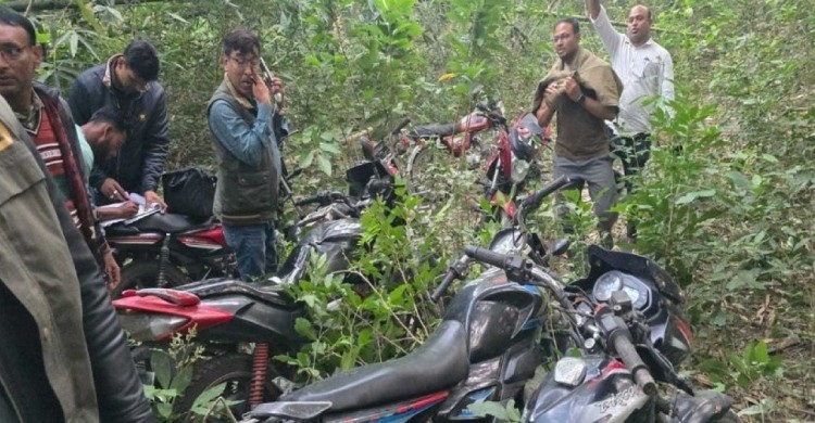 পাবনায় সংঘর্ষে লুট হওয়া জামায়াতের ৯ মোটরসাইকেল বিএনপি নেতার বাড়ি থেকে উদ্ধার