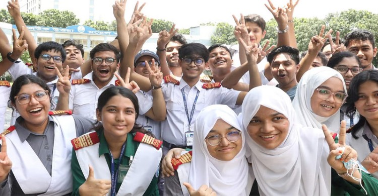 এসএসসি ও সমমানের ফল প্রকাশ, পাসের হার ৬২.২৫ শতাংশ