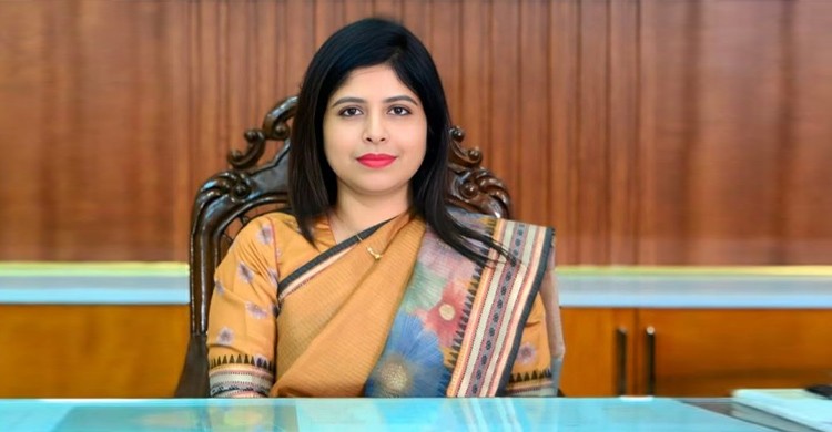সাংবাদিকরা বক্তব্য চাইলেই ক্ষেপে যান সাতক্ষীরা ডিসি, প্রেসক্লাবের প্রতিবাদ