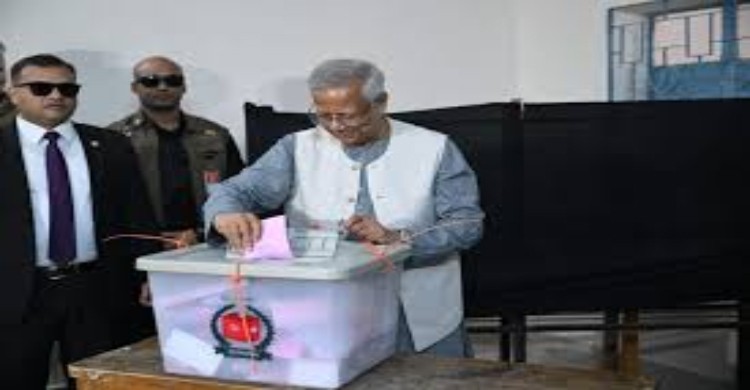জাতীয় নির্বাচন ও গণভোটে অংশ নিলেন ড. ইউনূস
