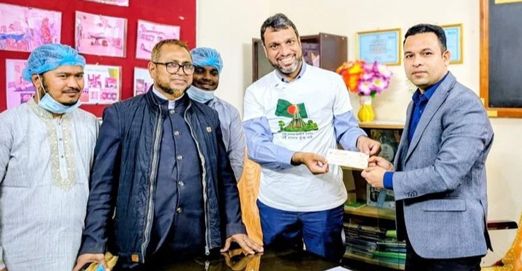 উলিপুর স্বাস্থ্য কমপ্লেক্সে আল্ট্রাসনোগ্রাম যন্ত্রপাতি ক্রয়ে এমপি সালেহীর অনুদান