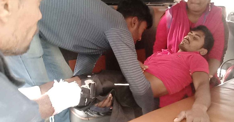 ঝিনাইদহে আধিপত্য বিস্তার নিয়ে বিএনপির দু’পক্ষের সংঘর্ষ, আহত ১০