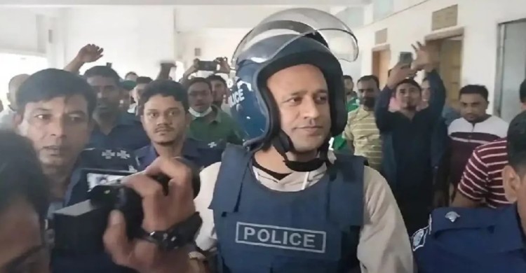 দুই মামলায় জামিন পেলেন ব্যারিস্টার সুমন