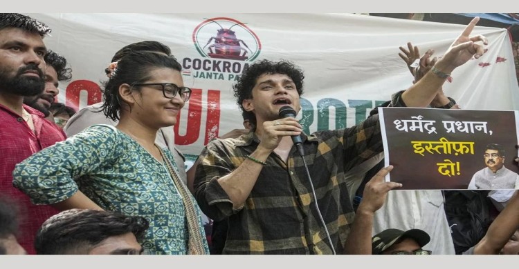 শিক্ষামন্ত্রীকে অপসারণে মোদি সরকারকে ২৪ ঘণ্টার আল্টিমেটাম বিক্ষোভকারীদের