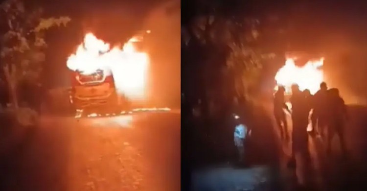 ফরিদপুরের ভাঙ্গায় বাসচাপায় ৫ জন নিহত, ৬ গাড়িতে আগুন