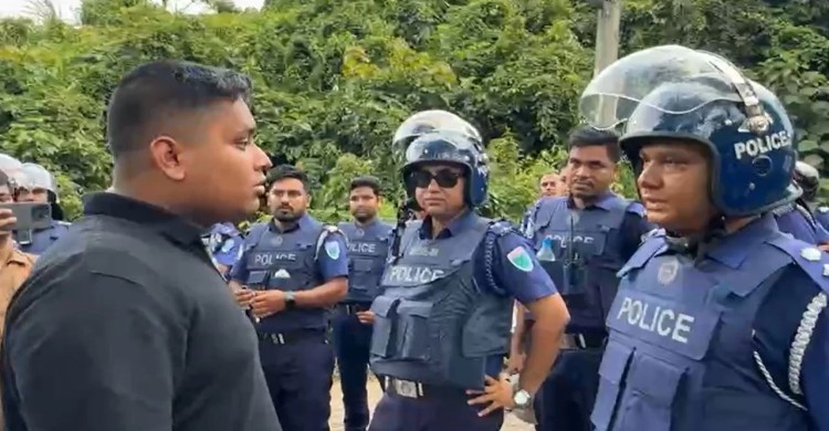 পুলিশও হবেন, দলীয় এজেন্ডাও বাস্তবায়ন করবেন এটা হতে পারে না: হাসনাত আবদুল্লাহ