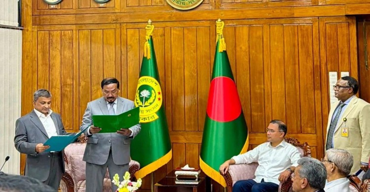 শপথ নিলেন চট্টগ্রামের এমপি সরোয়ার আলমগীর
