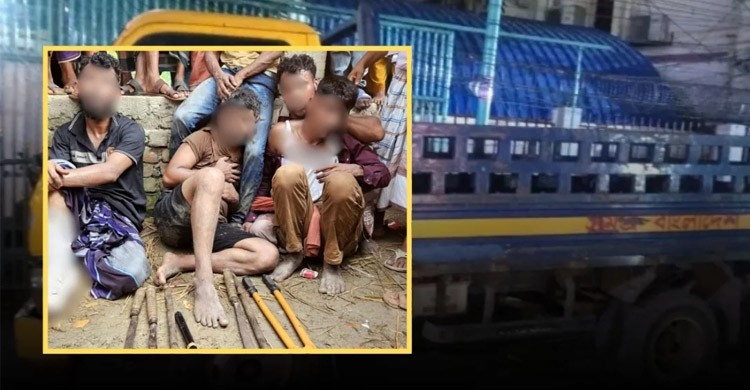 কুমিল্লায় গণপিটুনির পর ডাকাতদের লুট করা স্বর্ণ-টাকা ও পিকআপ নিয়ে গেলো জনতা