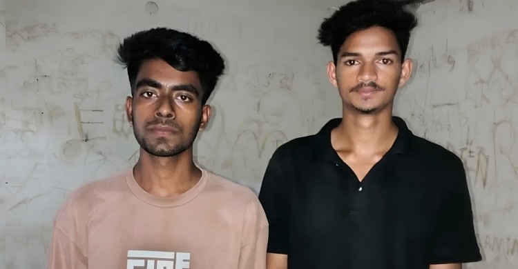 পুলিশ আসতেই খিচুড়ি ফেলে দৌড়, ২ ছাত্রলীগ কর্মী আটক