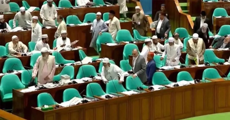 সংসদে বক্তব্য দেওয়ার ন্যায্য সময় না পাওয়ার অভিযোগে বিরোধী দলের ওয়াকআউট