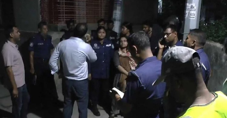 নারায়ণগঞ্জে চাঁদা না পেয়ে তিনজনকে কুপিয়ে জখম, পুলিশকে লক্ষ্য করে ককটেল বিস্ফোরণ