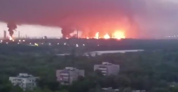 রাশিয়ার তেল শোধনাগারে একের পর এক হামলা